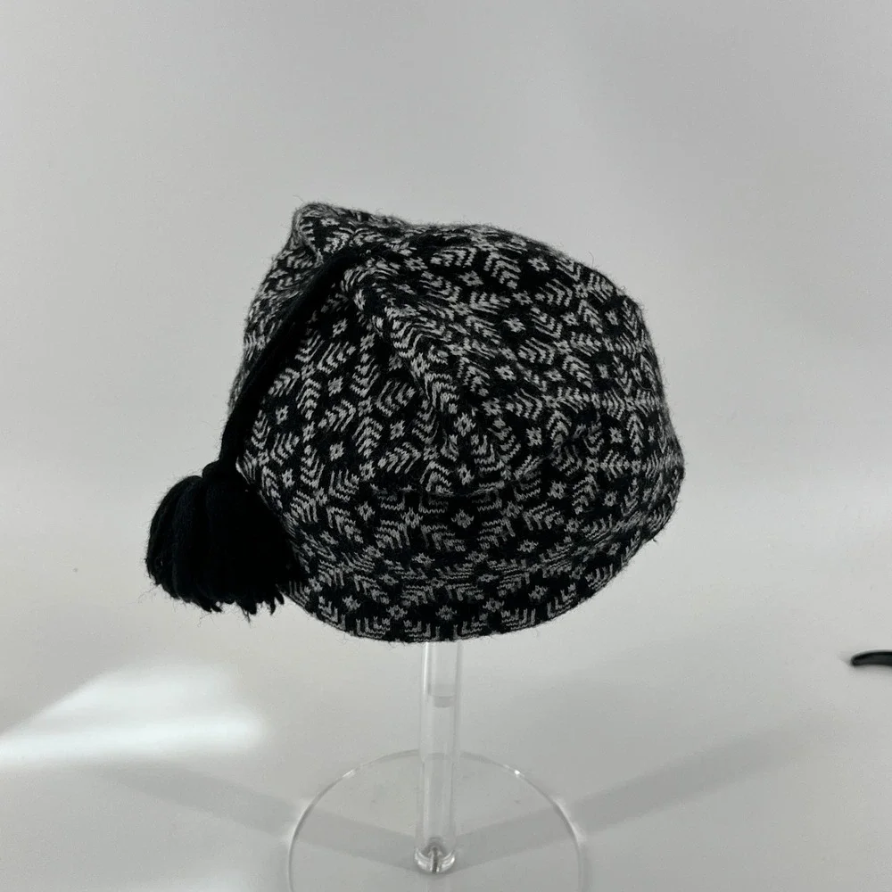Obermeyer Signature Womens Black White Knit Tassel Beanie Hat One Size